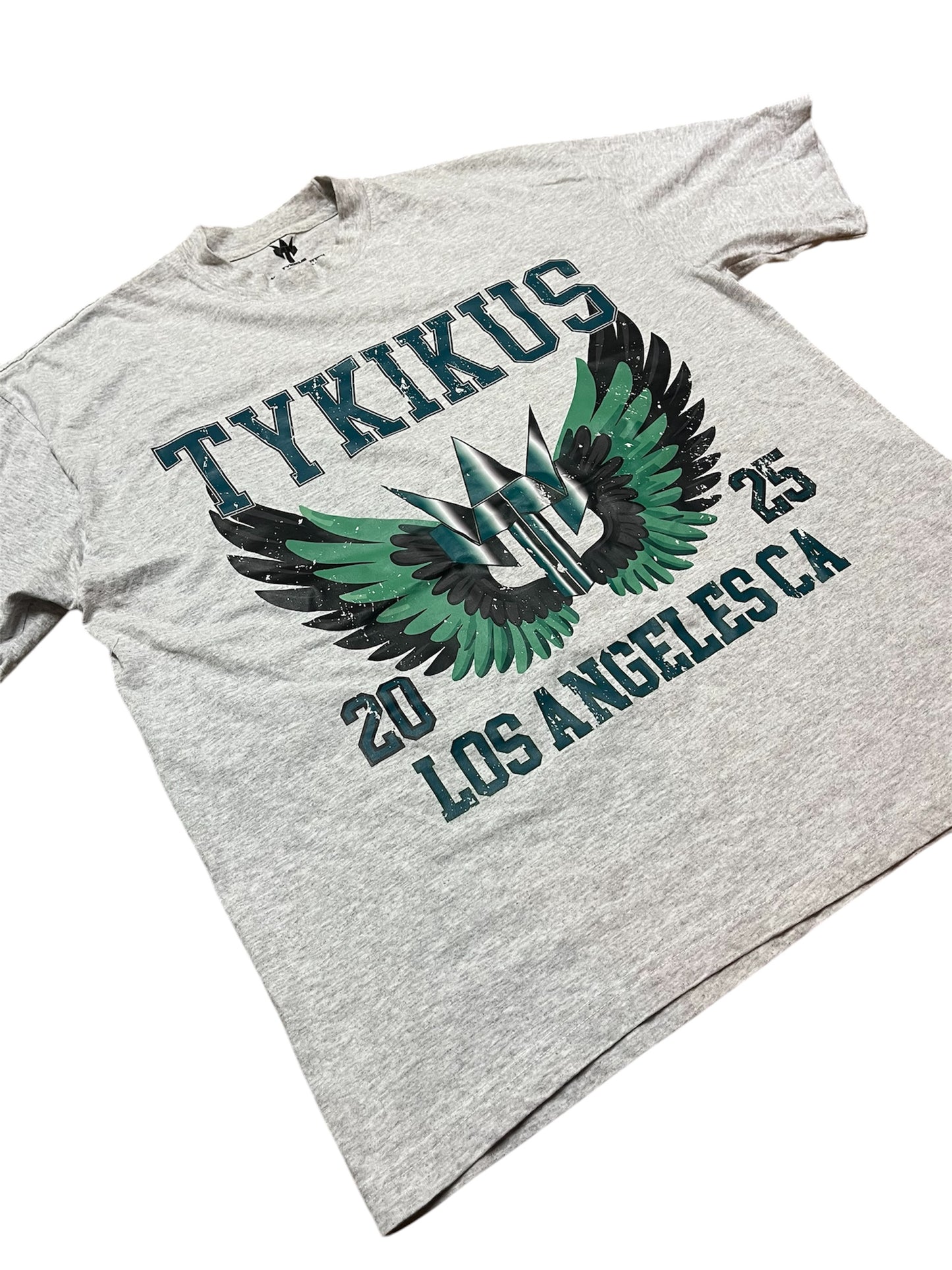 FLY HIGH TYKIKUS College Tee